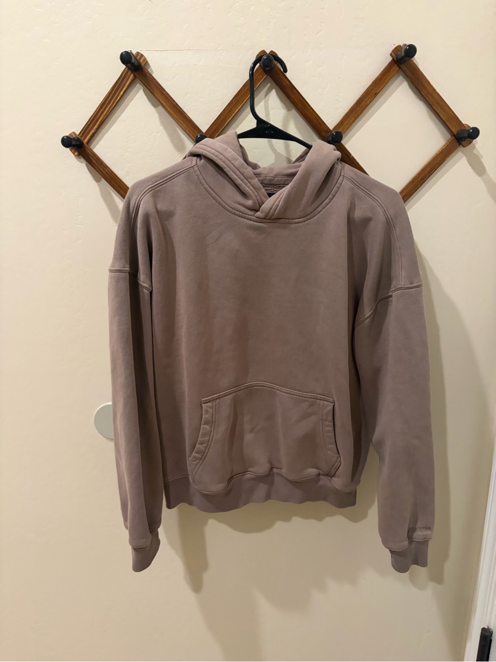 Hollister Men's Washed Mauve Pullover Hoodie